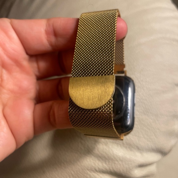 SALE📍📍📍Apple Watch Series 6 40mm with 2 bands and original box - Picture 4 of 7